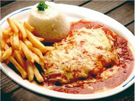 FILÉ MIGNON À PARMEGIANA